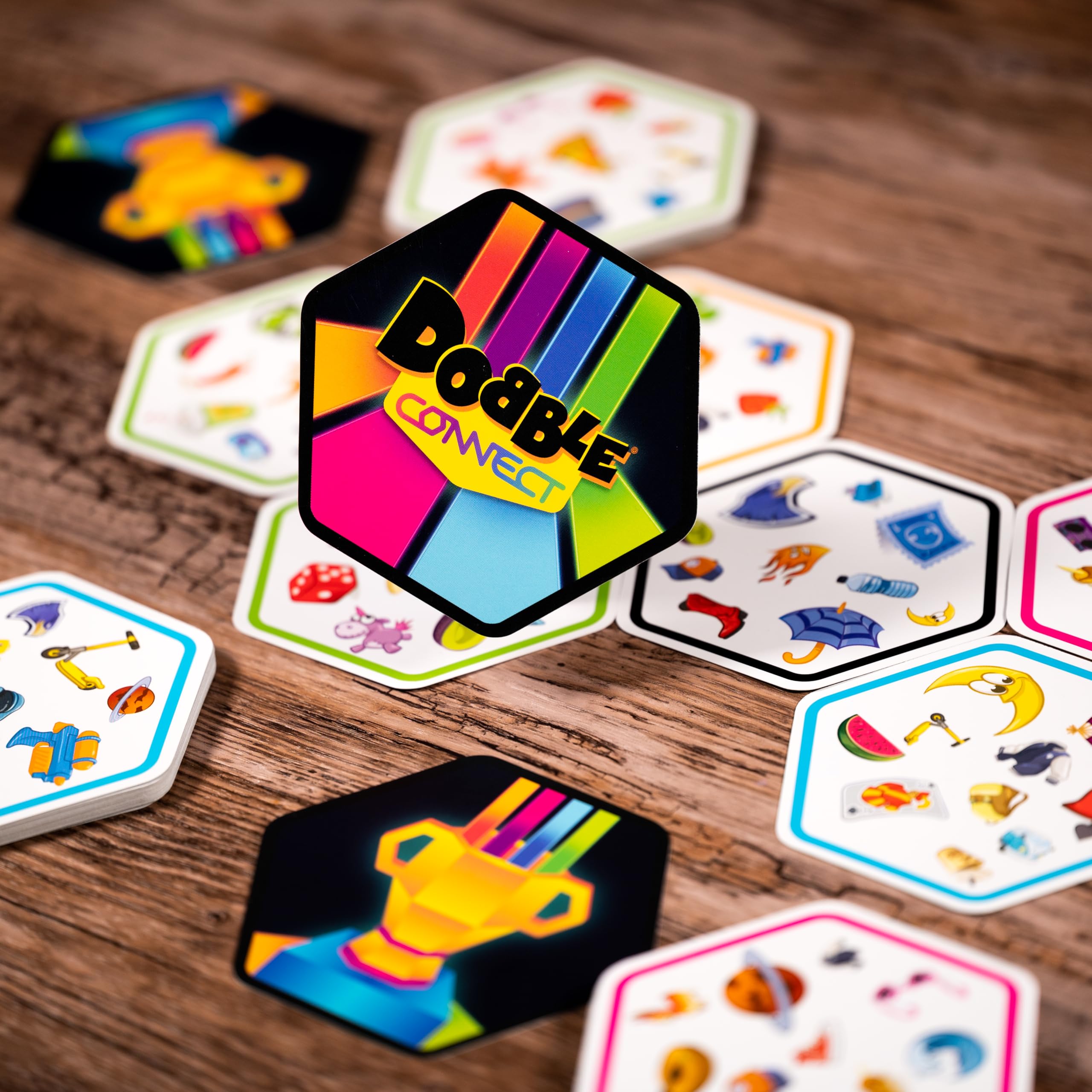 asmodee-dobble-connect-kartenspiel-teamspiel-2-8-spieler image 6