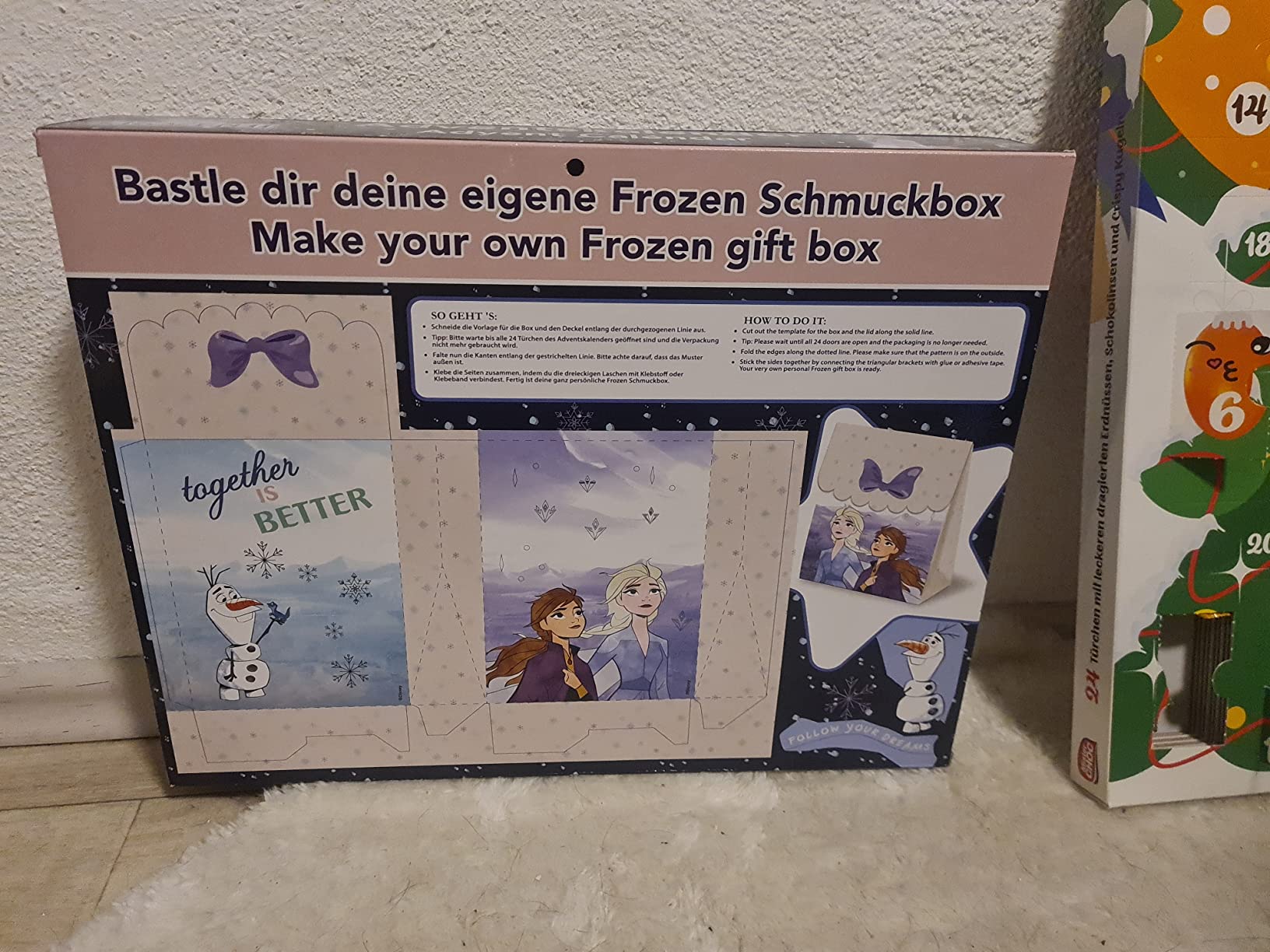 Elsa-Fan glücklich