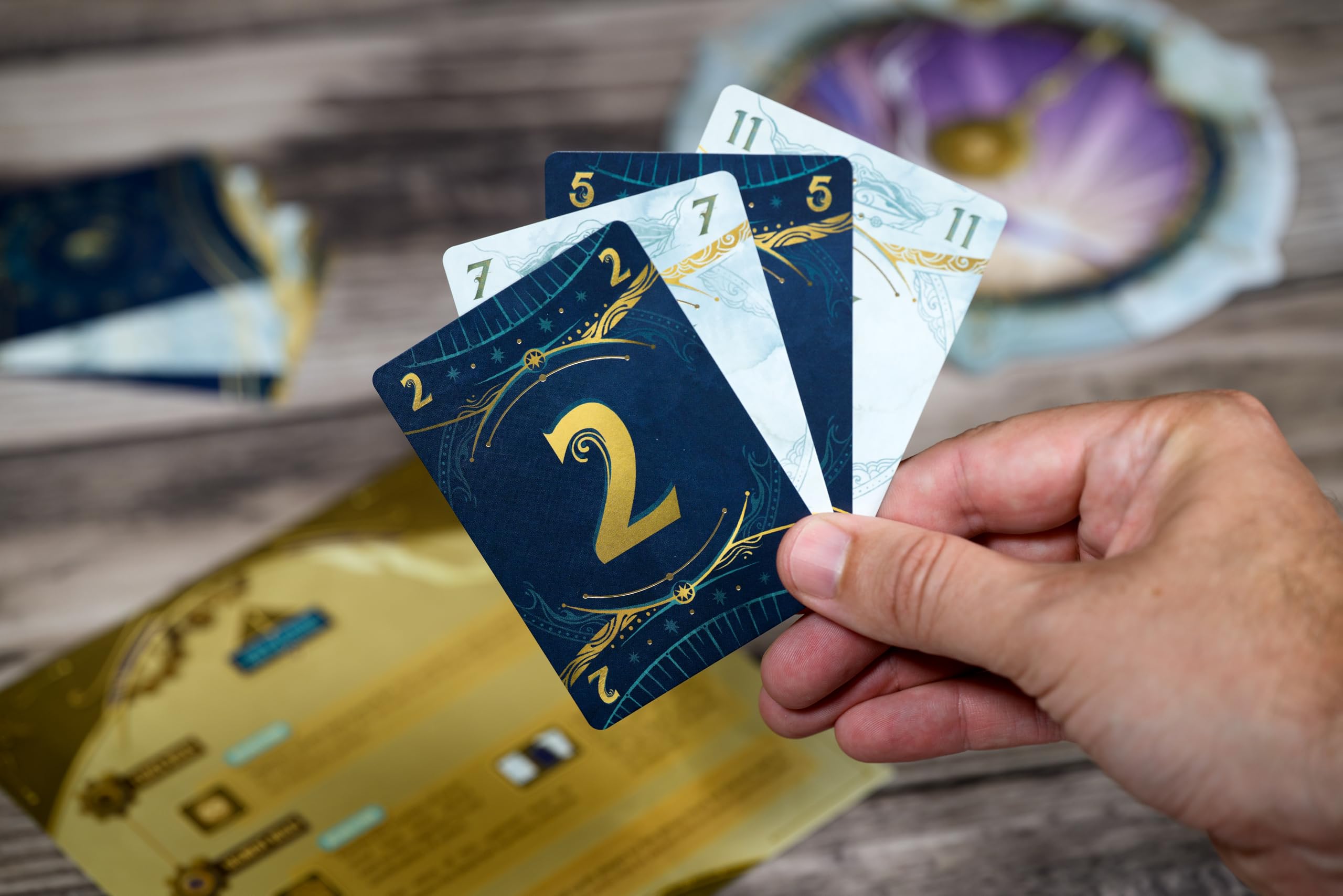 libellud-take-time-grundspiel-kooperatives-kartenspiel-deutsch image 5